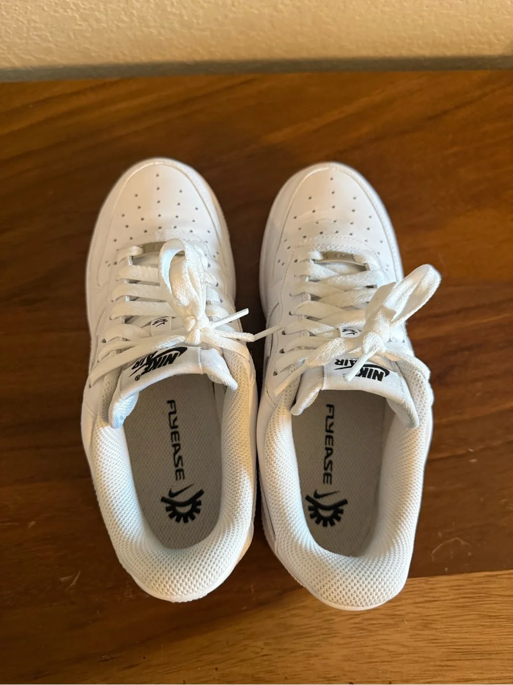 Nike Women’s Air Force One’s Size 7 White Clean - Picture 5 of 7